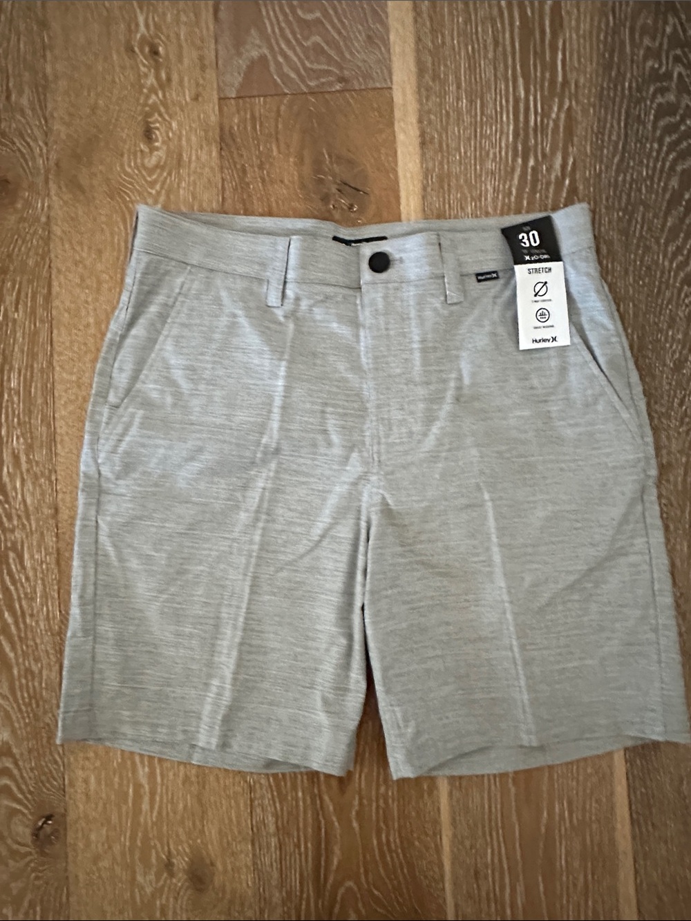 NEW! Hurley Light Gray Men's Flat Front Stretch Shorts, size 30 waist, medium